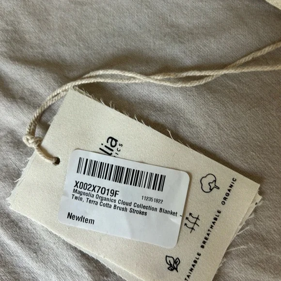 Magnolia Organics Cloud Collection Blanket Quilt -Brush Lines-Terra Cotta -Twin - Picture 8 of 12